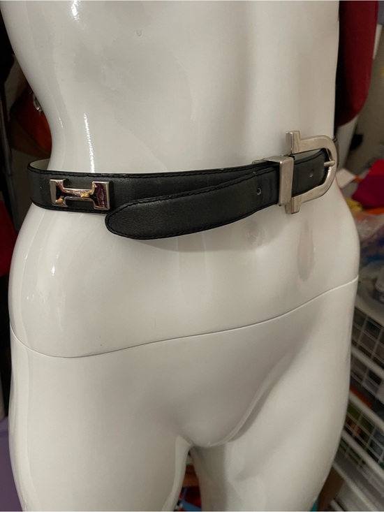 Black Leather Women\'s Belt with Silver H Accent - Designer Style main image 6